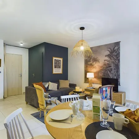 La De Val Andre Au Pied De Apartment *